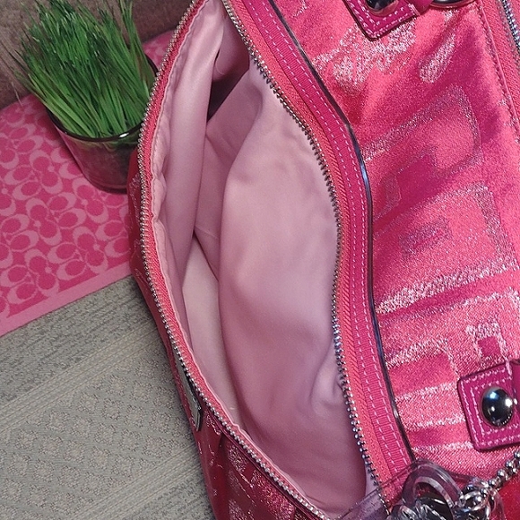 Coach Poppy Tote in Barbie Pink - Picture 15 of 16